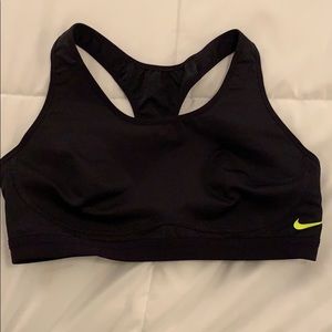 Nike sports bra black